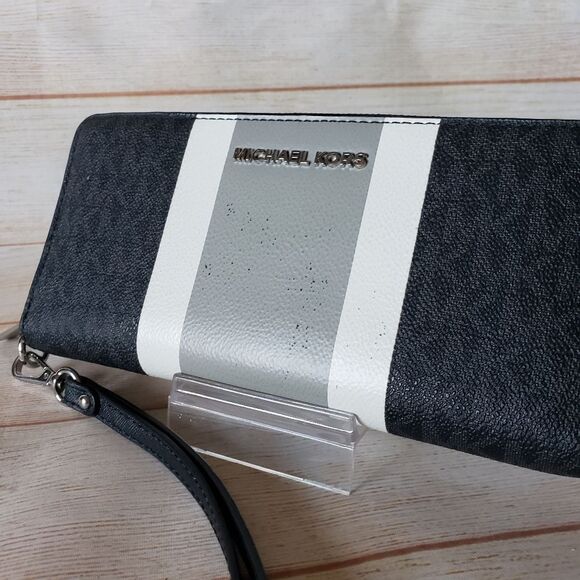 Michael Kors Color Block Signature Logo Zip Around Long Wallet Wristlet Black - Picture 2 of 16
